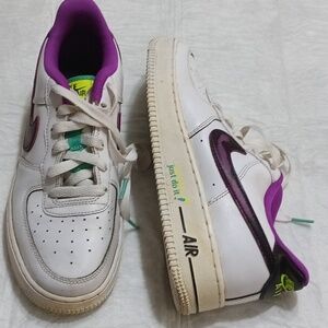 Nike Air Force 1LV8 Just Do It White Sneakers (Purple Green & Black Trim